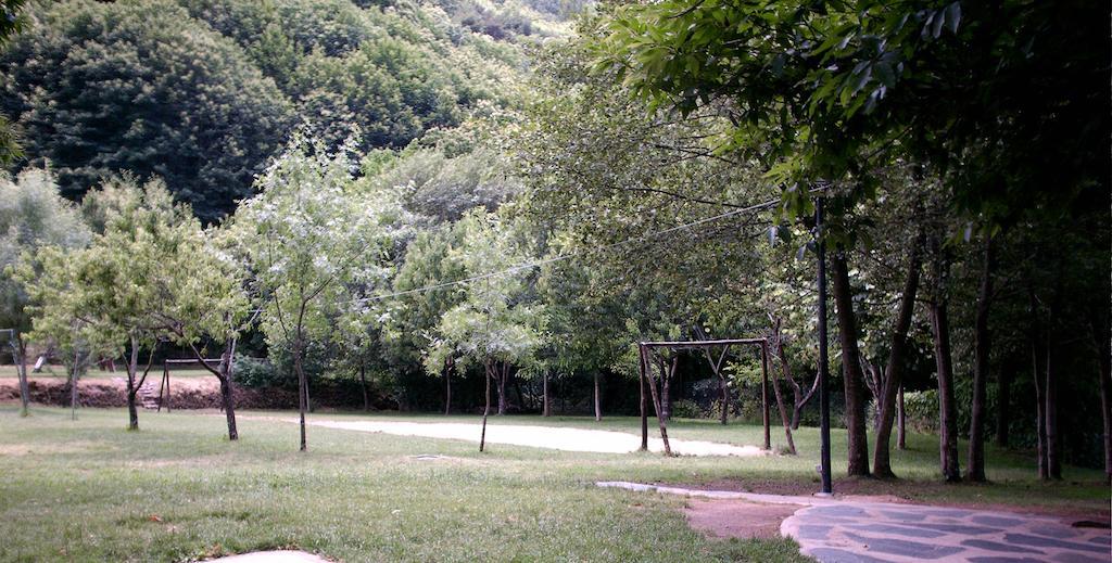 Albergue Turistico Valle Del Ambroz Hervas Ngoại thất bức ảnh