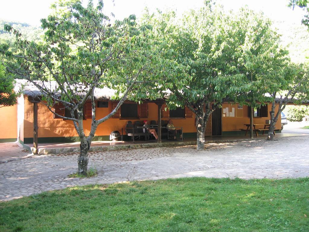 Albergue Turistico Valle Del Ambroz Hervas Ngoại thất bức ảnh